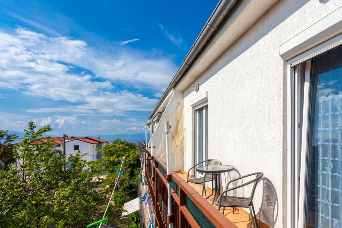 Marina Apartment Malinska Exterior photo